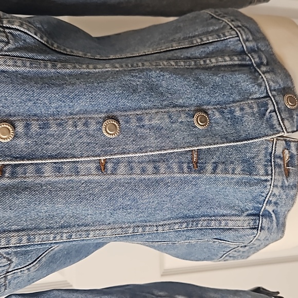 Women's Jean Jacket from the Bleu Jeans Company. Size Med. 100% Cotton - Picture 4 of 12